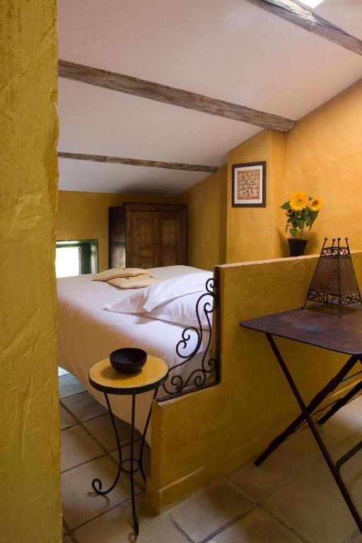 Une Autre Maison Hotel Nyons Room photo