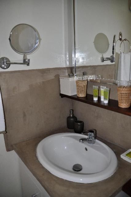 Une Autre Maison Hotel Nyons Room photo